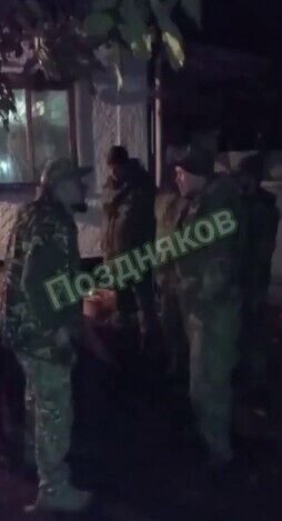 Російський командир палицею побив "мобіків", які залишили свої позиції. Відео 