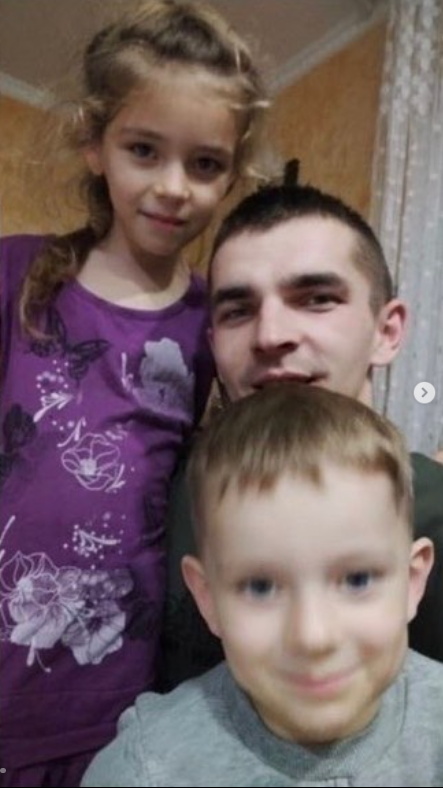 На Житомирщине супруги подорвались на мине, их восьмерых детей усыновил боец ''Азова'': подробности трагедии