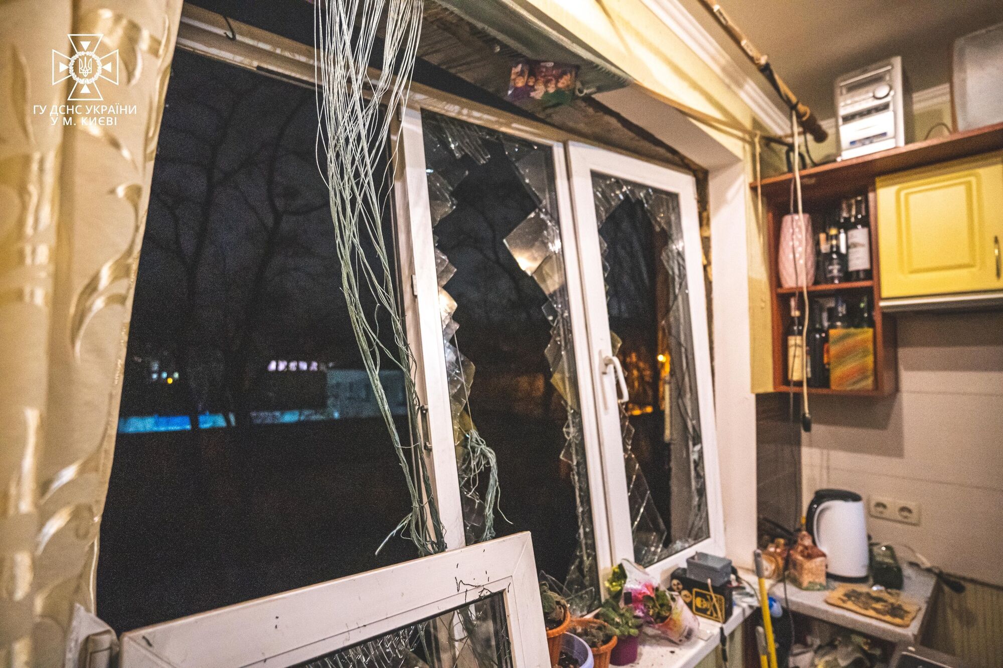 В Киеве в квартире многоэтажки взорвался газовый баллончик: пострадала несовершеннолетняя. Фото
