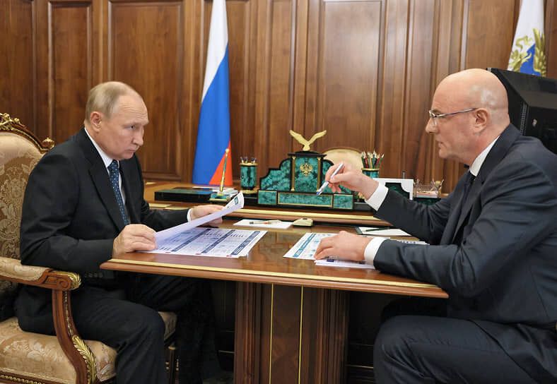Вице-премьер РФ заявил о "деградации без России" и стал посмешищем