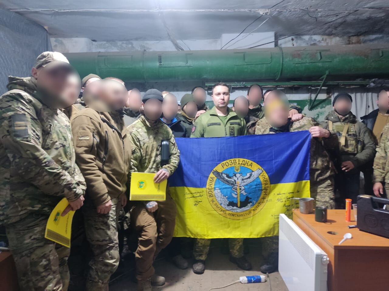 Кирилл Буданов с бойцами Сил обороны на передовой
