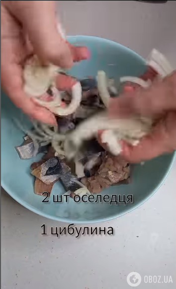 Як приготувати оселедець в томаті, щоб зберігався насичений червоний колір: простий лайфхак