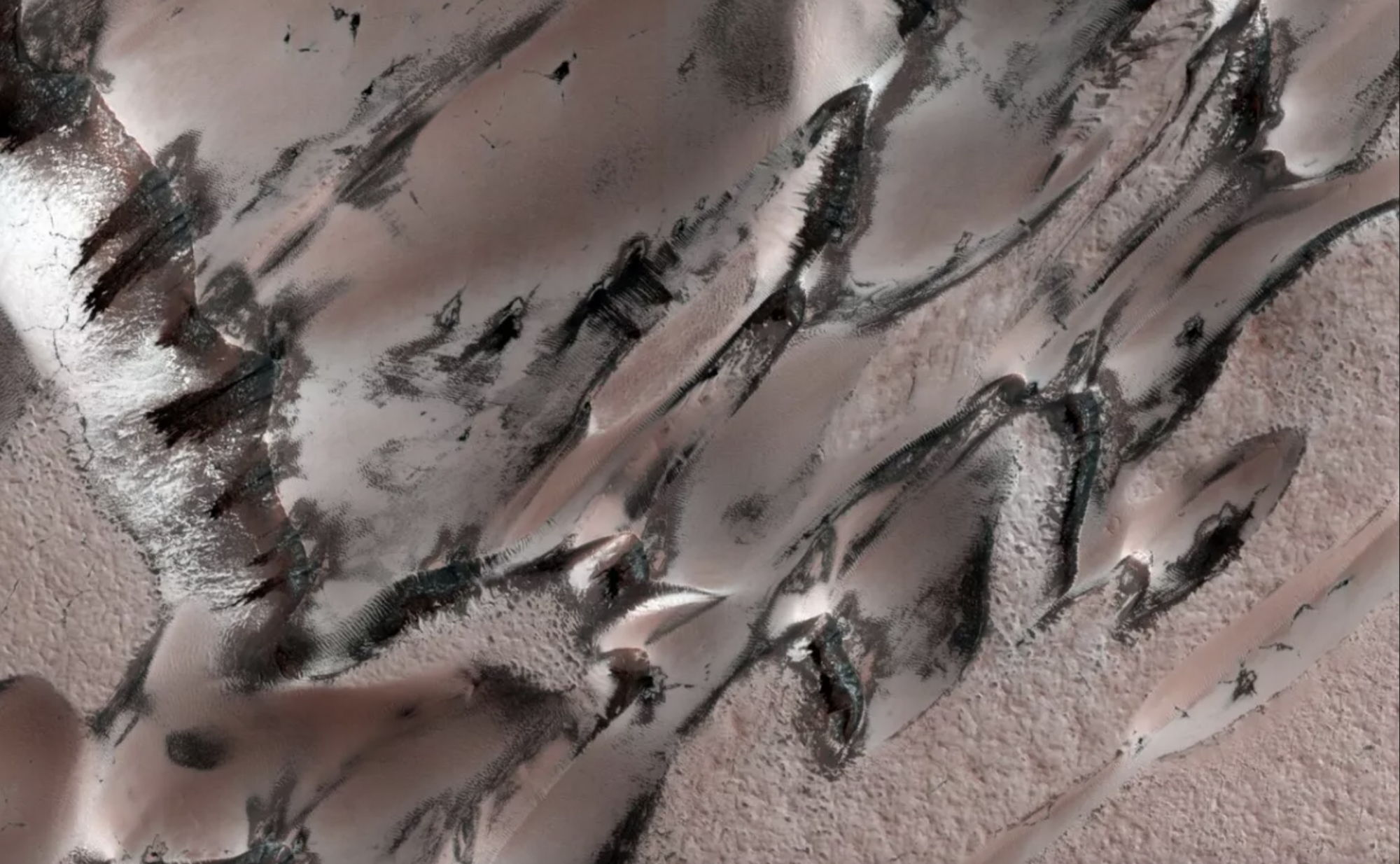 Як виглядає зима на Марсі: вчені NASA показали нове відео з Червоної планети