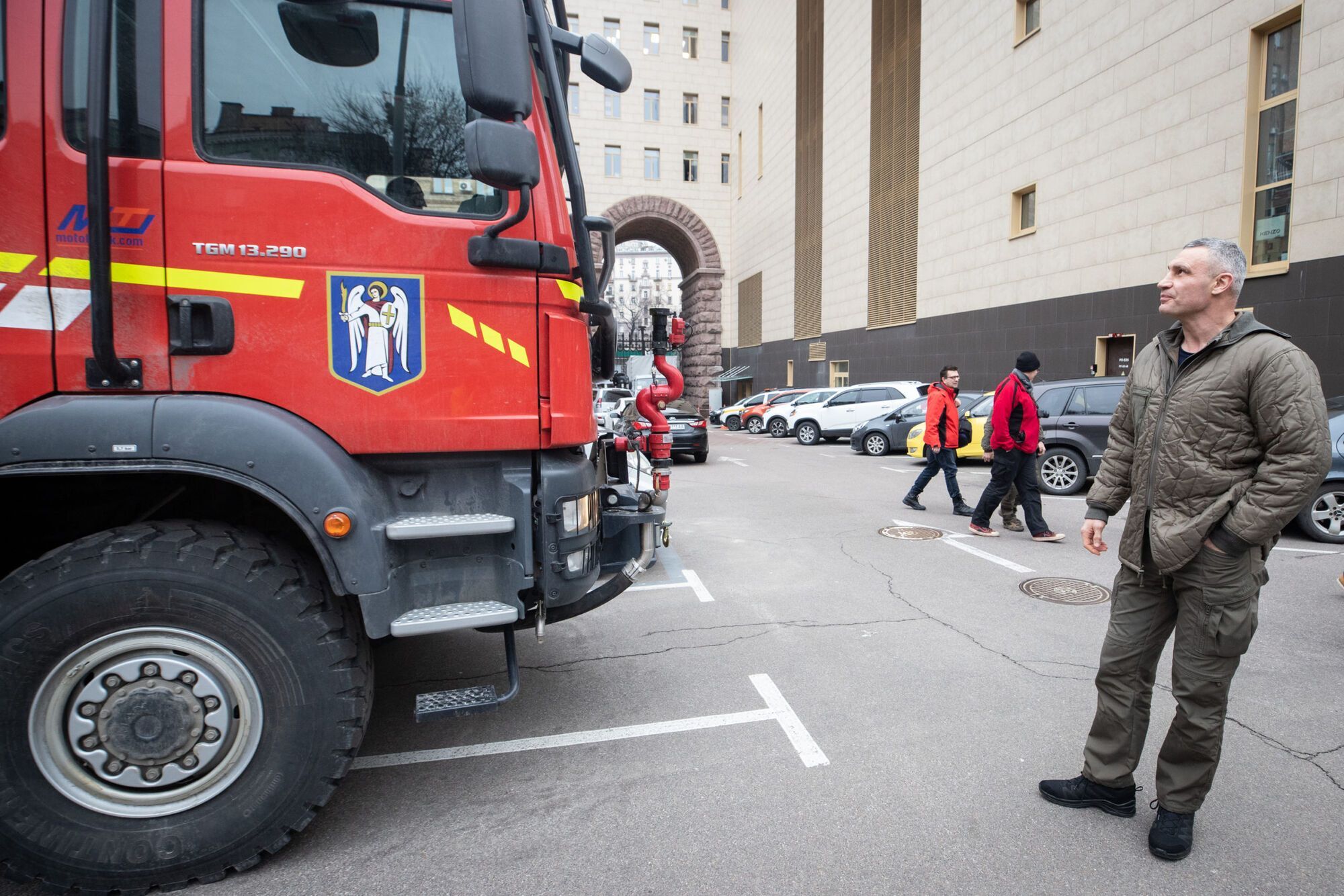 Іноземні партнери передали Києву ще один надсучасний пожежний автомобіль, – Кличко