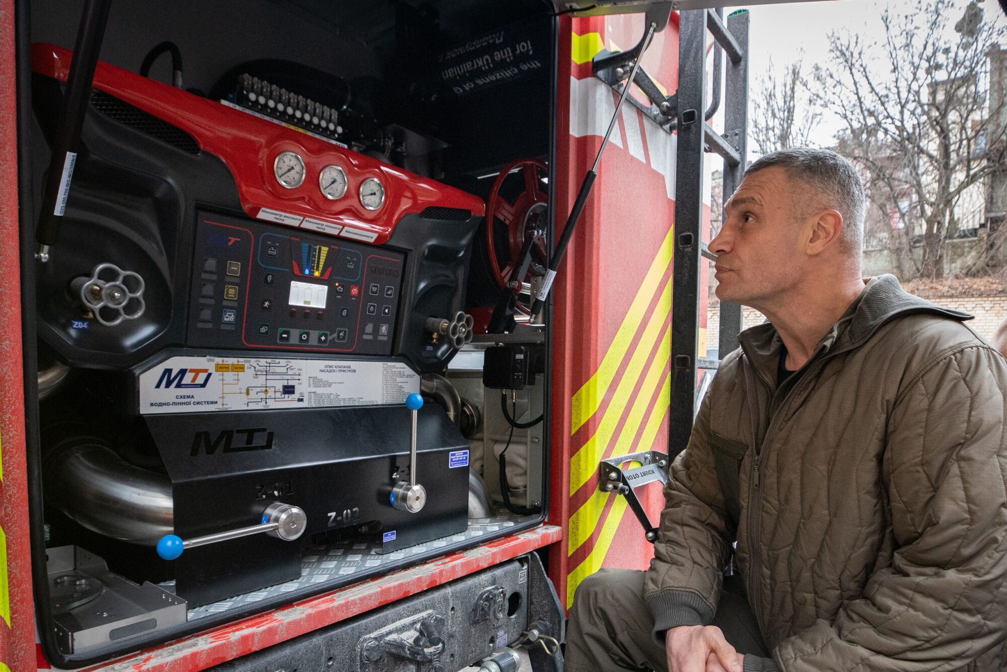 Иностранные партнеры передали Киеву еще один сверхсовременный пожарный автомобиль, – Кличко