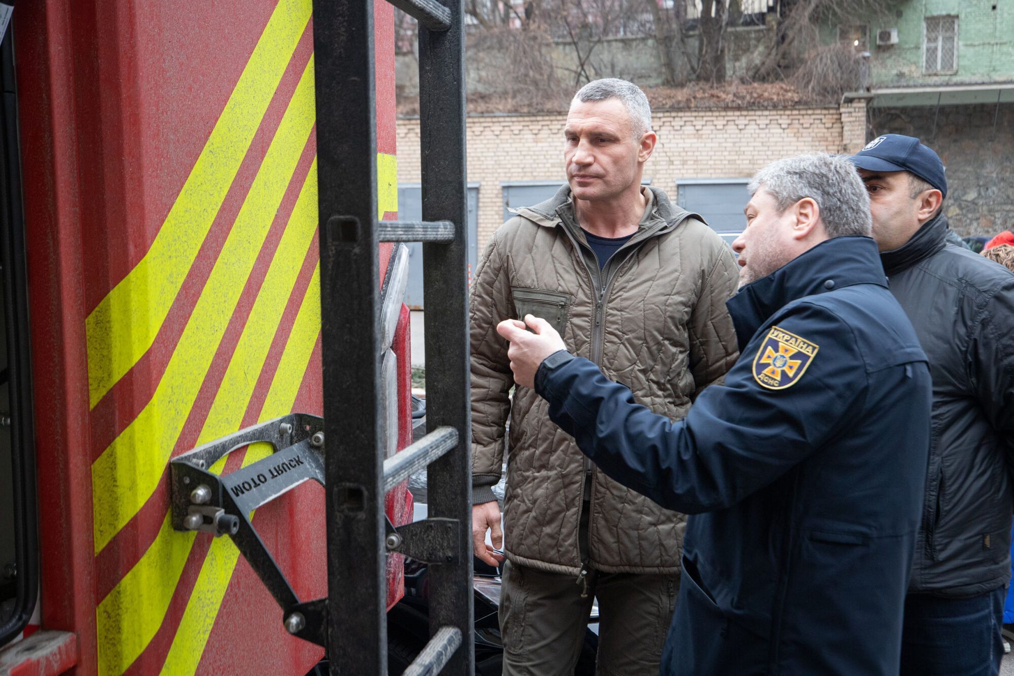 Іноземні партнери передали Києву ще один надсучасний пожежний автомобіль, – Кличко