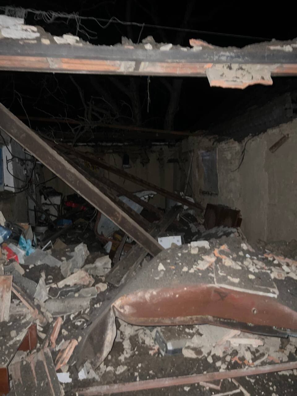Войска РФ ударили по пригороду Запорожья: есть разрушения, поврежден газопровод. Фото
