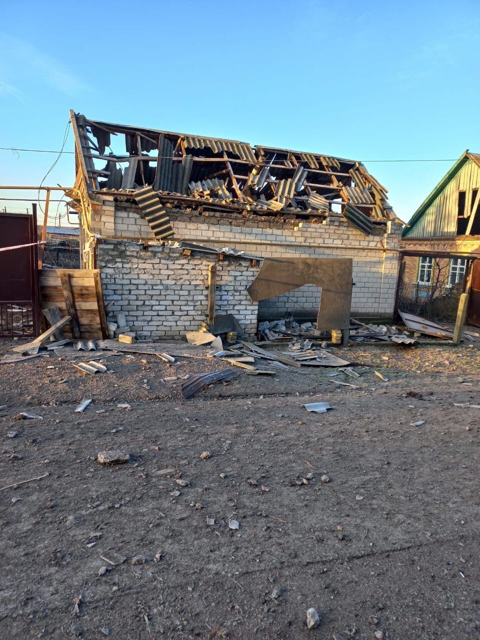 Войска РФ ударили по пригороду Запорожья: есть разрушения, поврежден газопровод. Фото