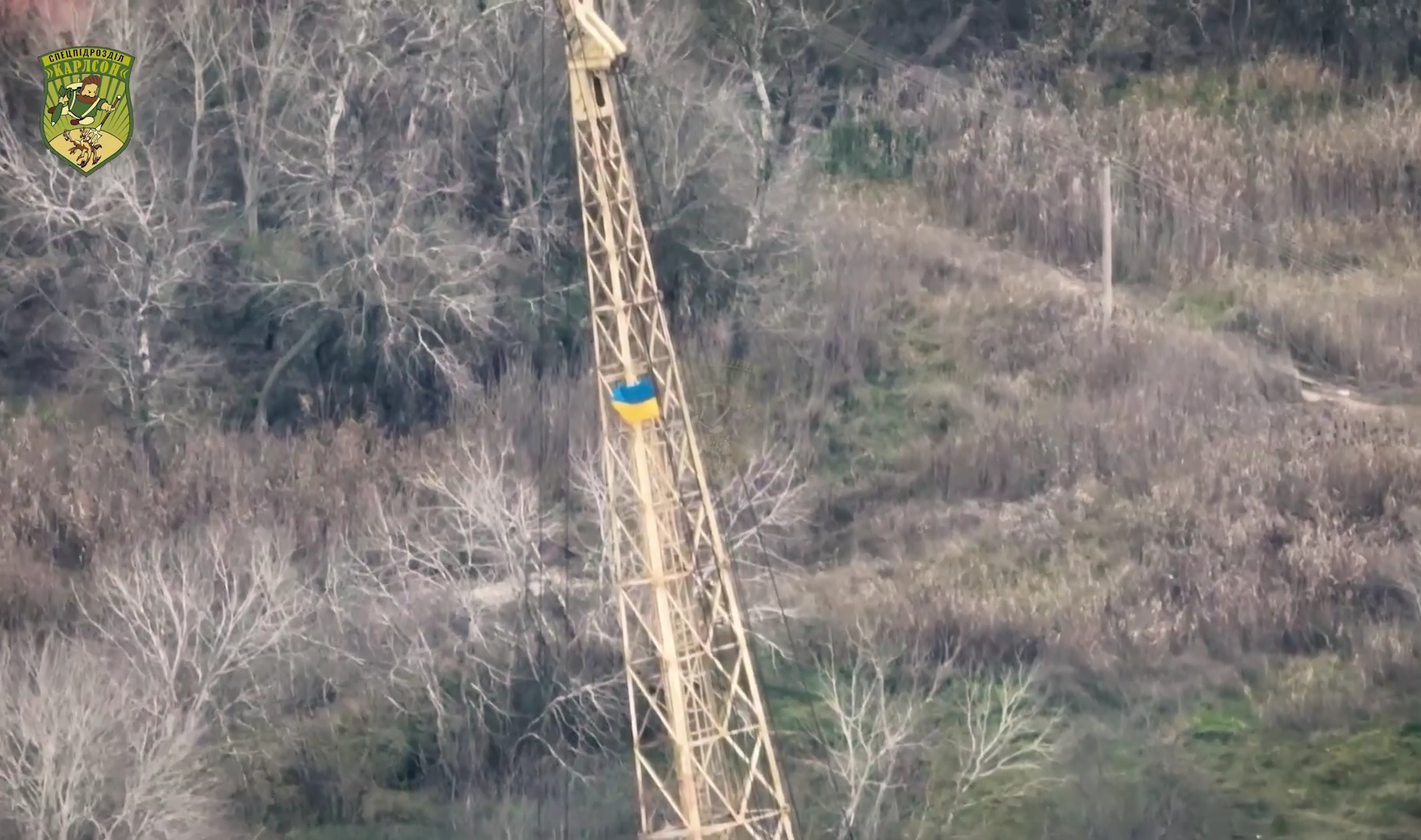 Флаг Украины уже на левом берегу Херсонщины: уникальные кадры от спецподразделения ''Карлсон''. Видео