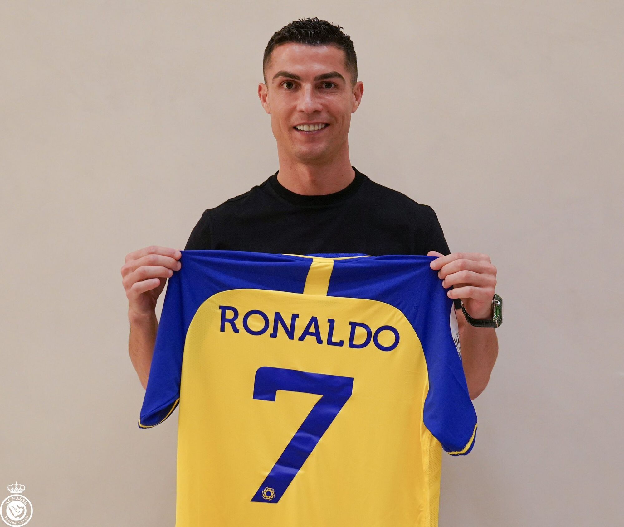 Офіційно: Роналду підписав контракт із новим клубом і виступить проти України