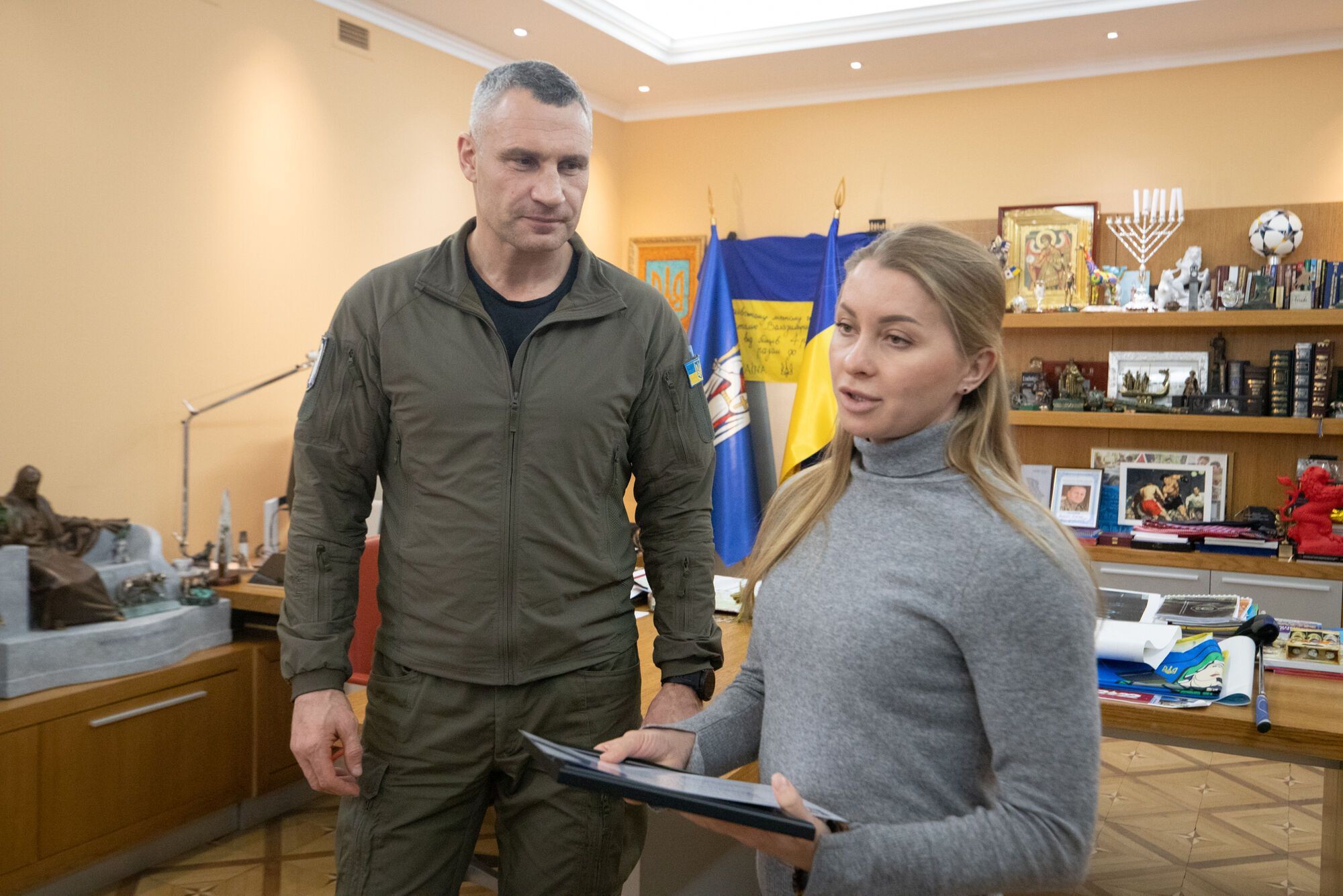 Кличко вручил премии ветеранам и военнослужащим, успешно представившим Украину на "Играх воинов" в США. Фото