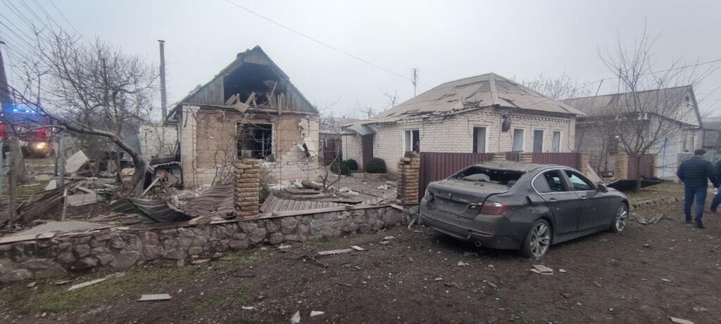 На Запорожье ударом РФ ранены беременная и ребенок, повреждены жилые дома. Фото