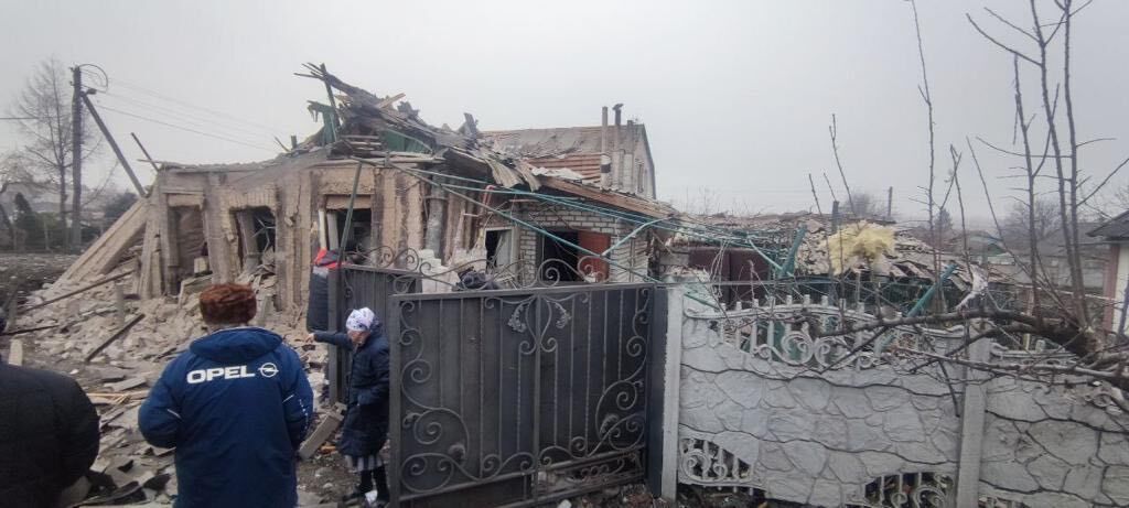 На Запорожье ударом РФ ранены беременная и ребенок, повреждены жилые дома. Фото