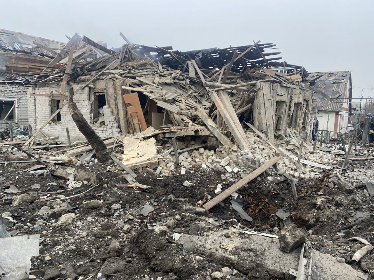 На Запоріжжі ударом РФ поранено вагітну і дитину, пошкоджено житлові будинки. Фото