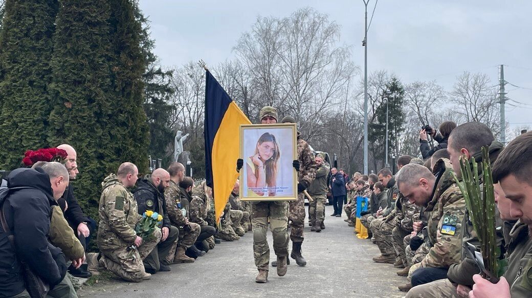 ''Я тут, де маю бути'': на Донбасі загинула операторка БПЛА, медикиня і просто красуня Влада Черних