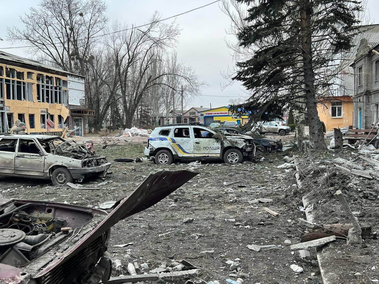 Российская ракета С-300 попала в отдел полиции в Лимане. Фото и видео последствий