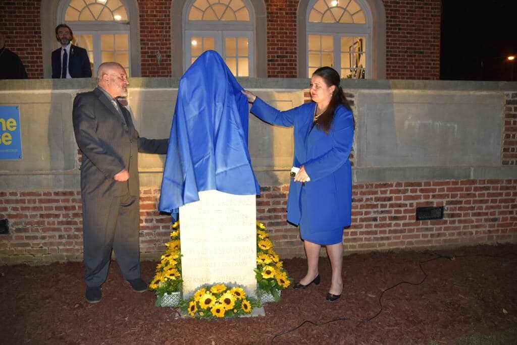 В Вашингтоне установили памятник Григорию Сковороде к 300-летию со дня рождения. Фото