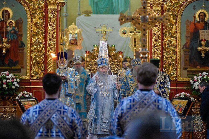 Секретар єпархії Чернівецької філії УПЦ МП Андрій Сторожук, який нещодавно втрапив у секс-скандал з оголеним хористом, став єпископом