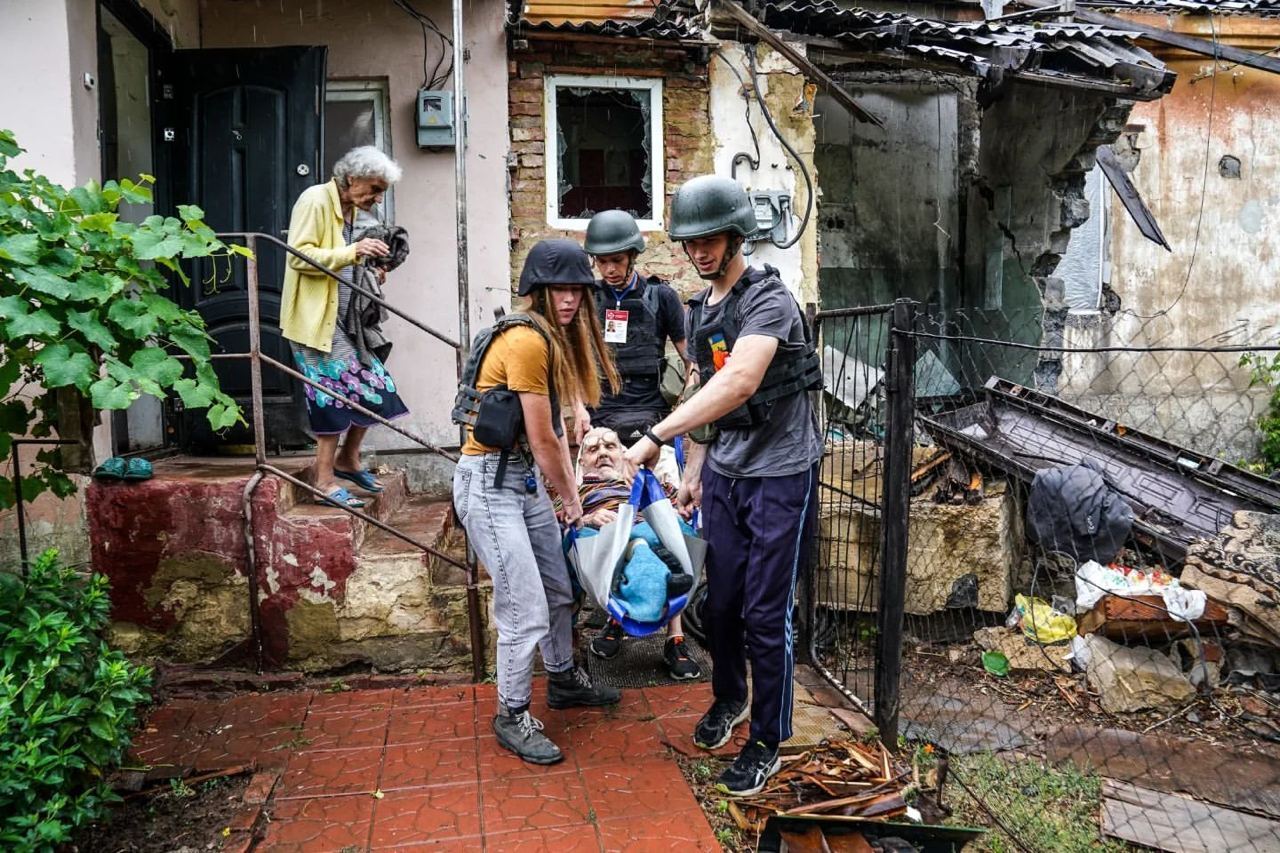 "Украина ценит усилия каждого из вас": Зеленский поблагодарил украинских волонтеров, приближающих победу