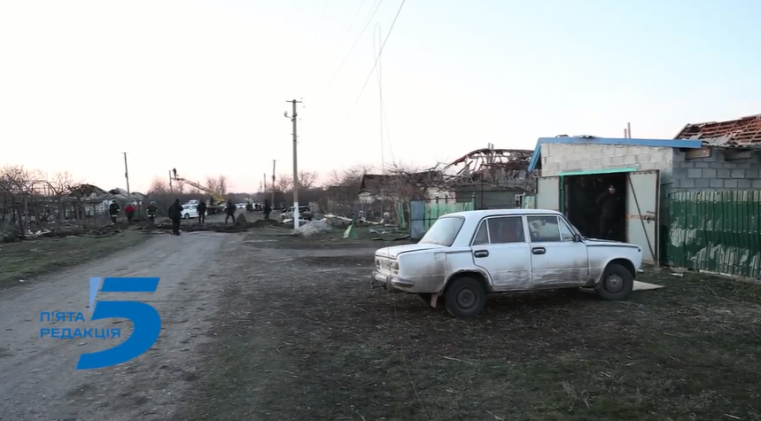 На месте прилета – огромная воронка: появилось видео из Новософиевки на Запорожье, где российская ракета убила двух человек