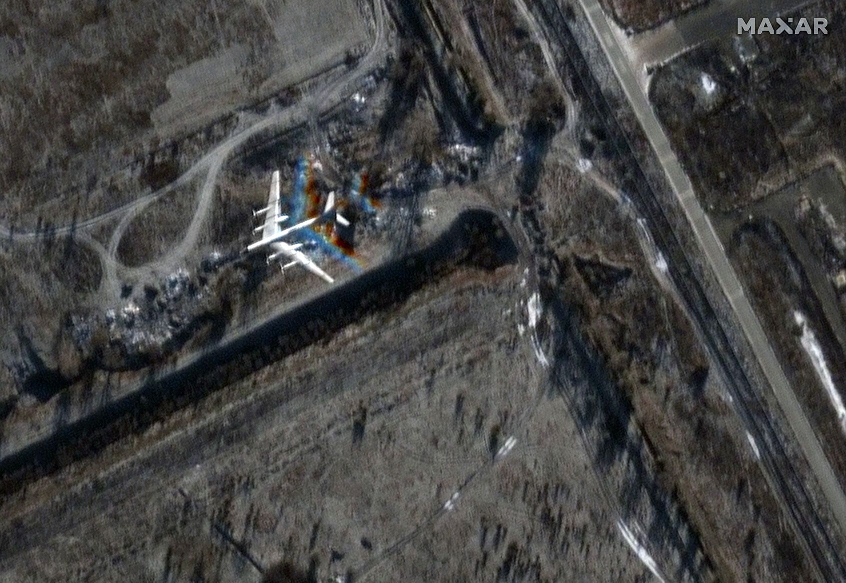 Появились спутниковые снимки последствий удара по аэродрому ''Энгельс'': место взрыва – рядом с бомбардировщиками