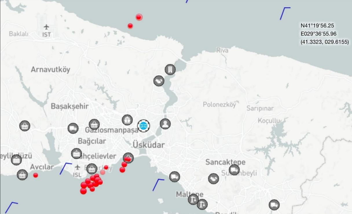 Российские танкеры с нефтью застряли в пробке возле турецкого пролива Босфор