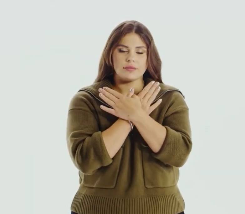 "Плачу кожен день": солістка гурту KAZKA розповіла, що їй допомагає впоратися з тривожністю. Відео