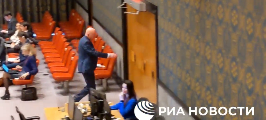 Небензя втік із засідання Радбезу ООН під час виступу представника України, зазначивши про готовність до переговорів. Відео