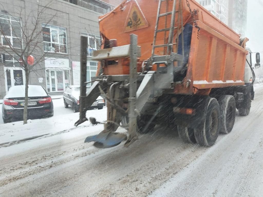 У Києві водіїв закликали не виїжджати в місто 7 грудня: після обіду столицю накриє снігопад