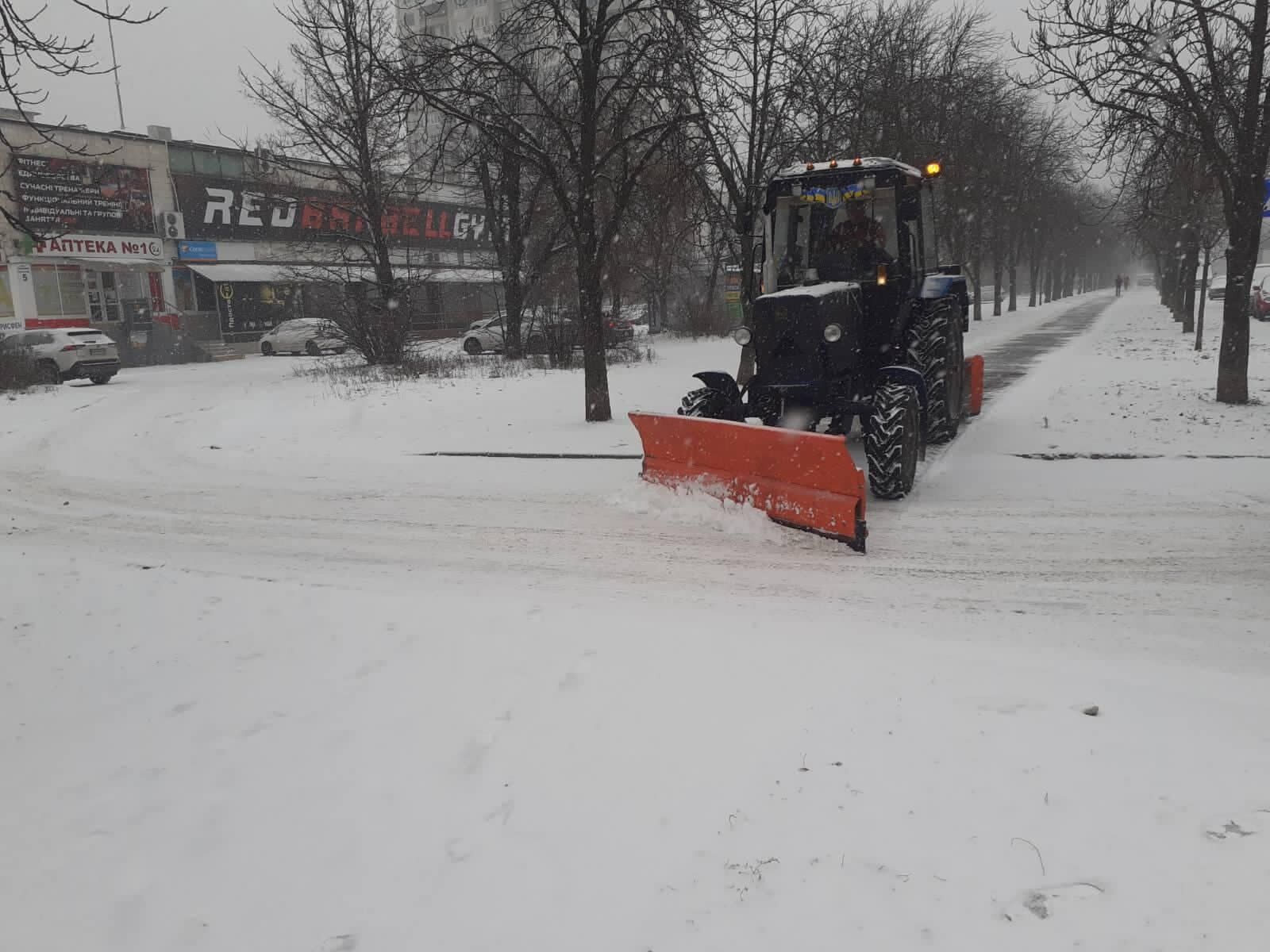 В Киеве водителей призвали не выезжать в город 7 декабря: после обеда столицу накроет снегопад