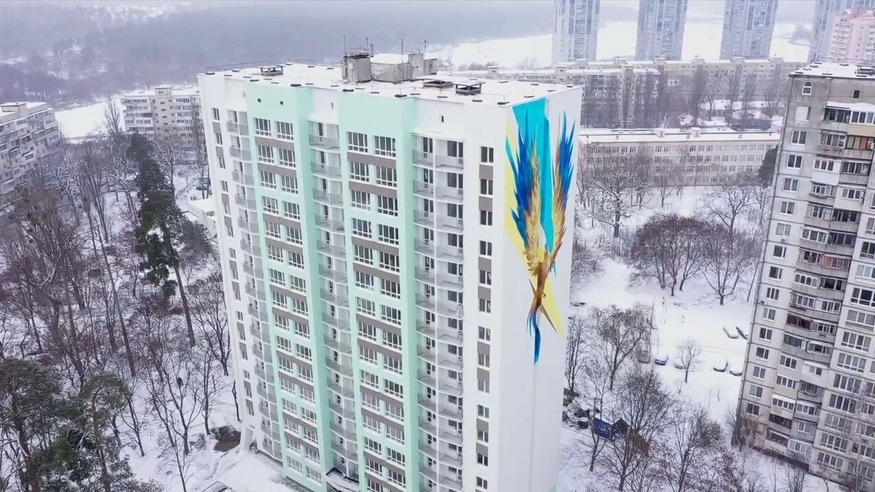 Кличко показал, как восстановили поврежденную российской ракетой многоэтажку на улице Чернобыльской в Киеве. Видео