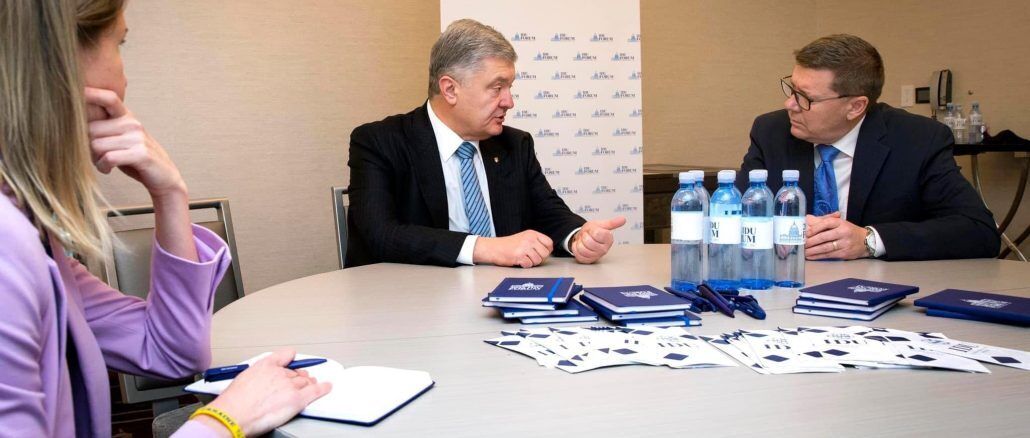 Порошенко встретился с премьером провинции Саскачеван и призвал Канаду увеличить военную помощь Украине