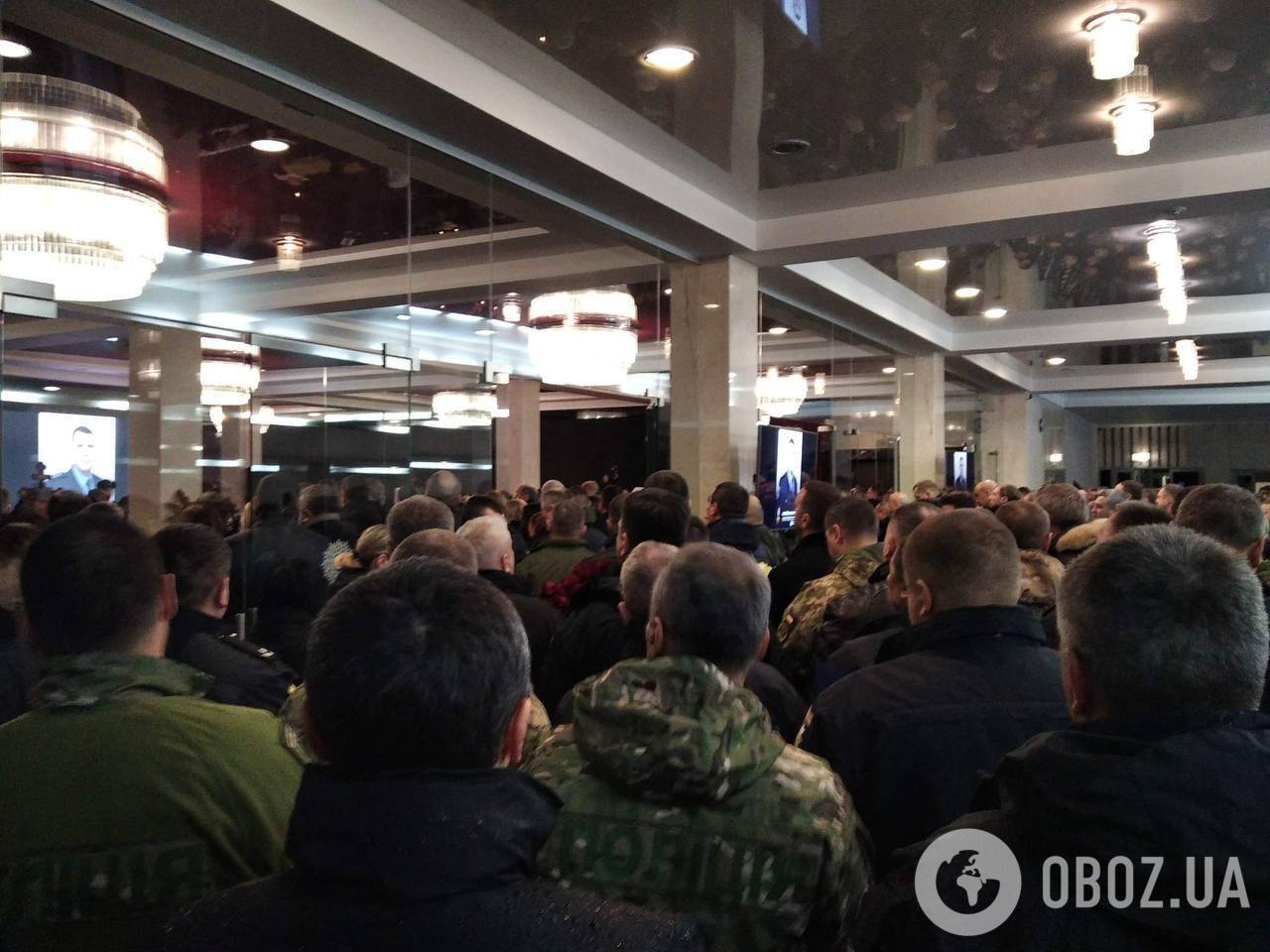 В Черкассах простились с полицейскими, которые подорвались на каскаде вражеских мин на Херсонщине. Фото и видео