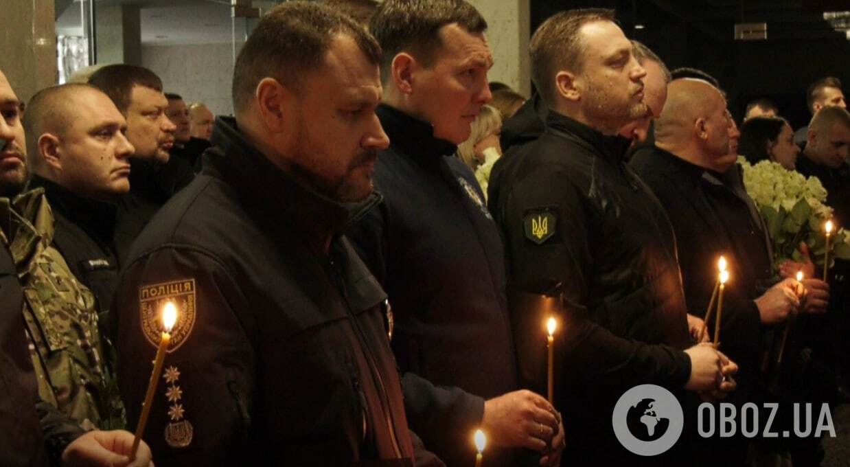 У Черкасах попрощалися з поліцейськими, які підірвалися на каскаді ворожих мін на Херсонщині. Фото і відео