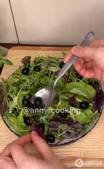 Эффектный цветной салат на Новый год: готовится 5 минут