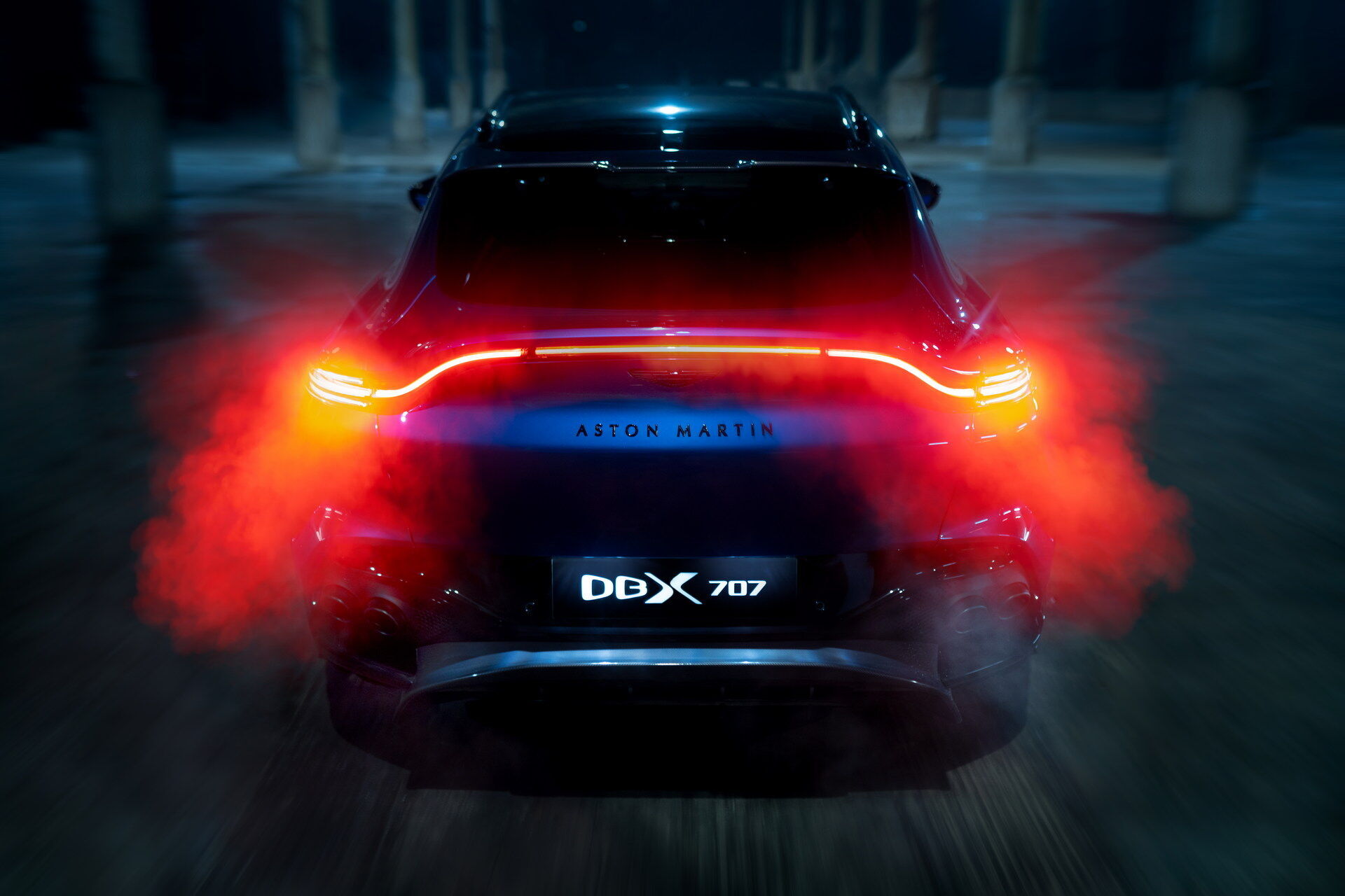 Aston Martin представив новий кросовер DBX707