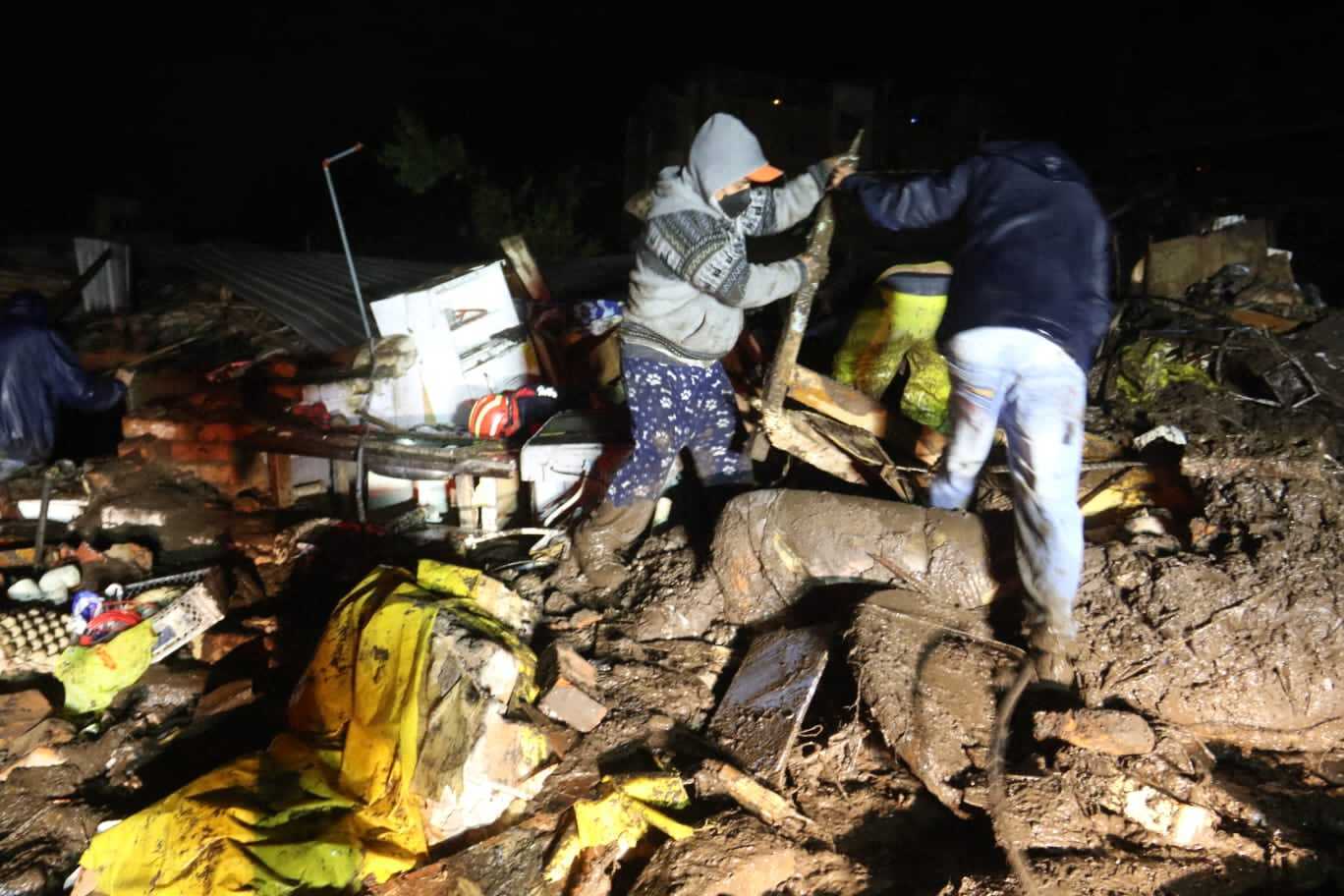 Оползень в столице Эквадора разрушил дома и привел к гибели людей