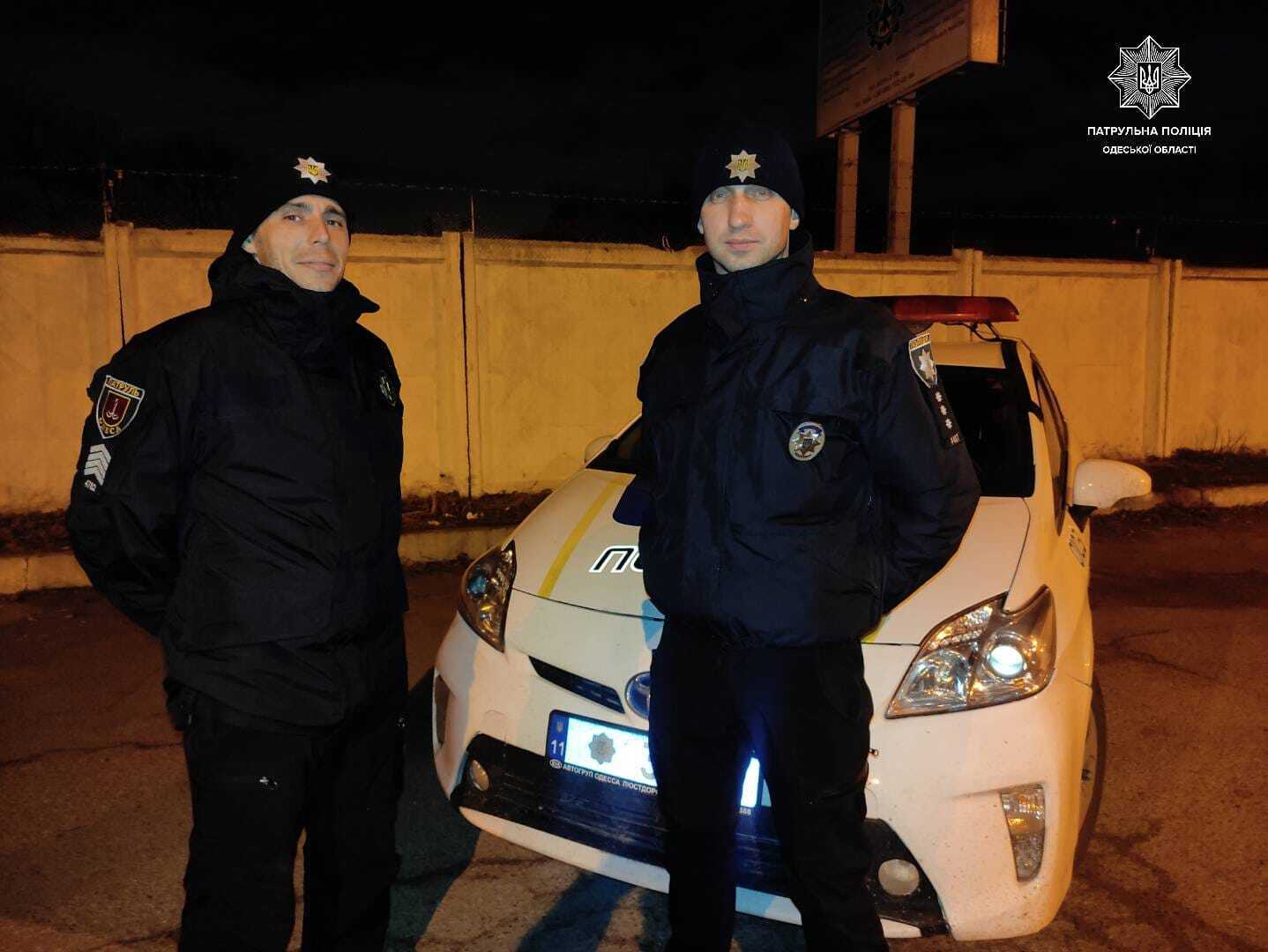 Патрульні поліцейські, які врятували життя самогубці в Одесі