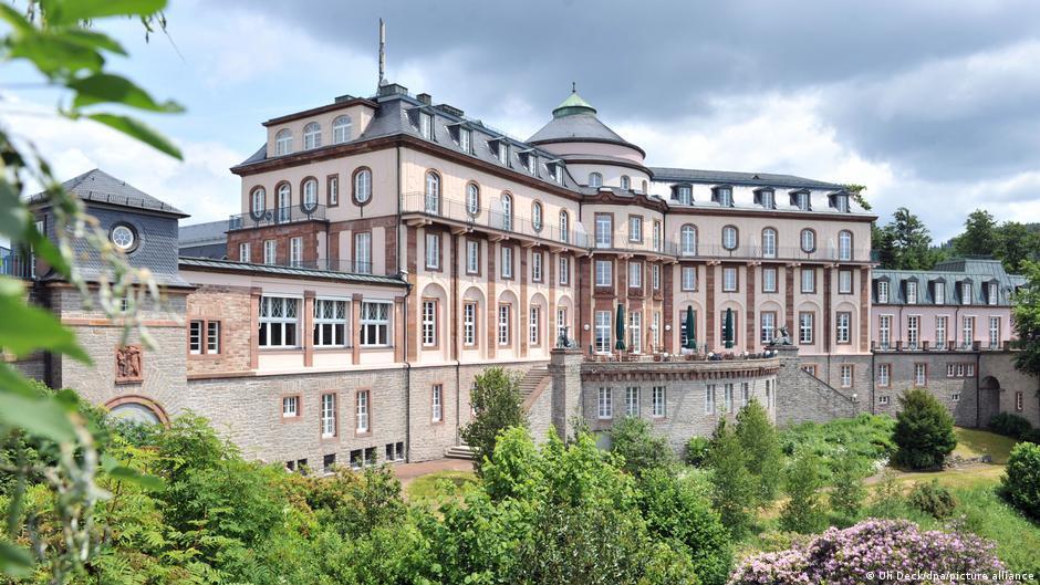 Замок-отель Бюлерхее вблизи Баден-Бадена