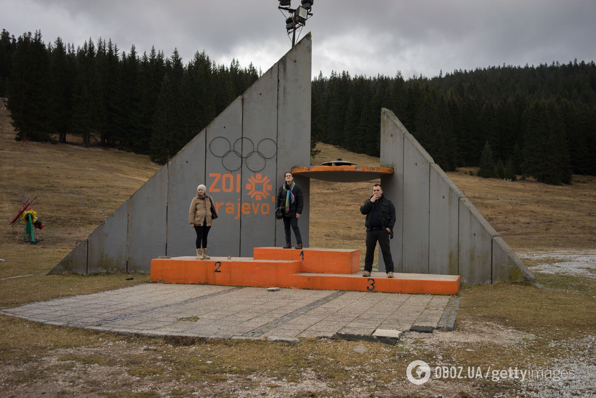 Об Олимиаде в Сараево сейчас напоминает несколько полуразрушенных знаков и надписей