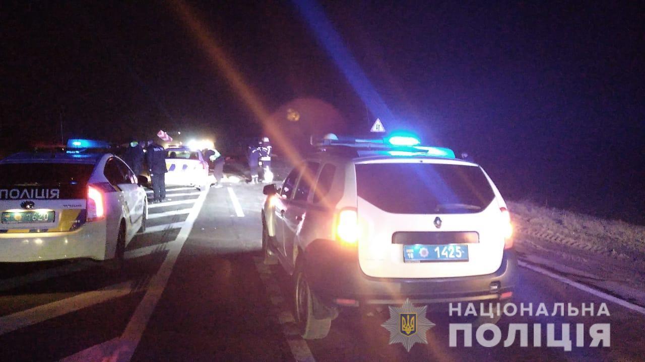 Від авто залишилася купа металу: на трасі Одеса – Миколаїв у ДТП загинули троє людей. Фото