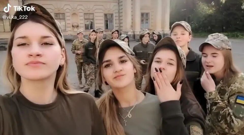 Украинки-военнослужащие.