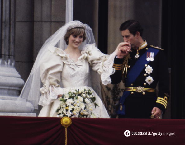 На свадьбу принцесса Диана надела плоские туфли.