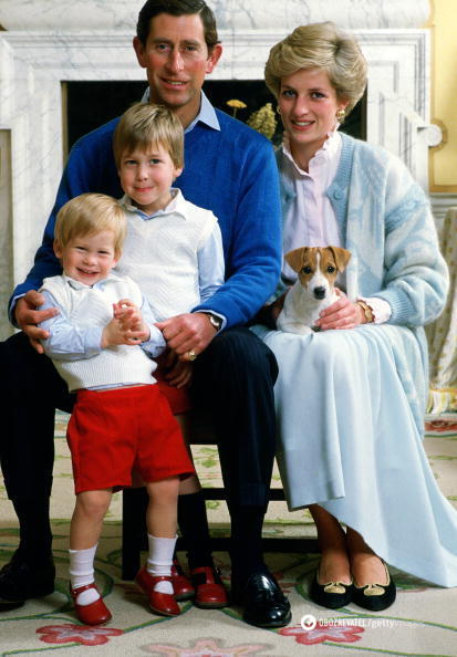 Леди Ди часто наклонялась, чтобы казаться ниже принца Чарльза.