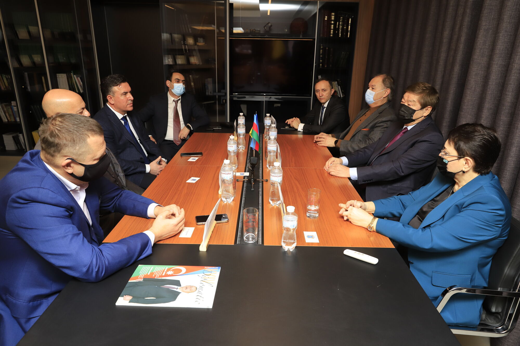 Борис Філатов обговорив перспективи міжкультурного співробітництва з послом Азербайджану Ельмірою Ахундовою