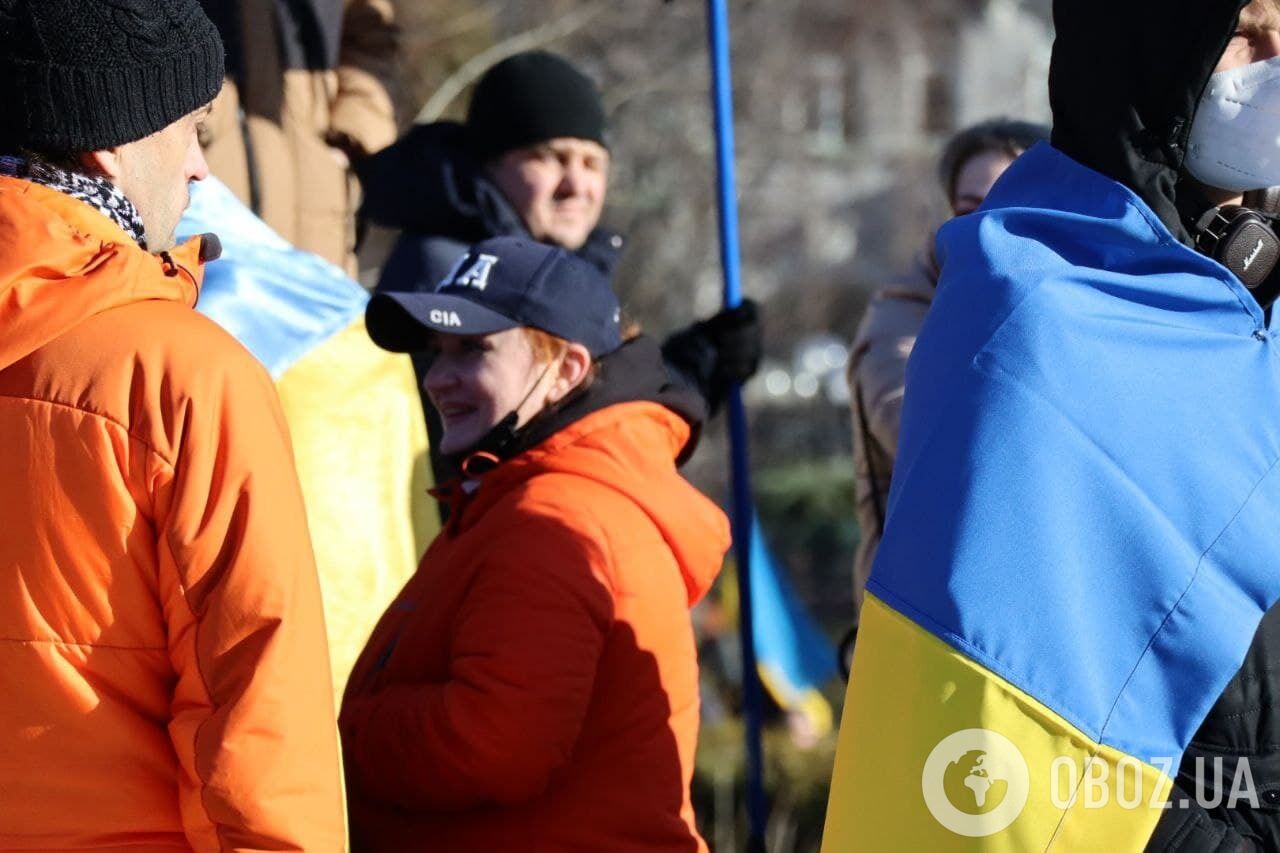 Учасники Маршу прийшли із прапорами України.