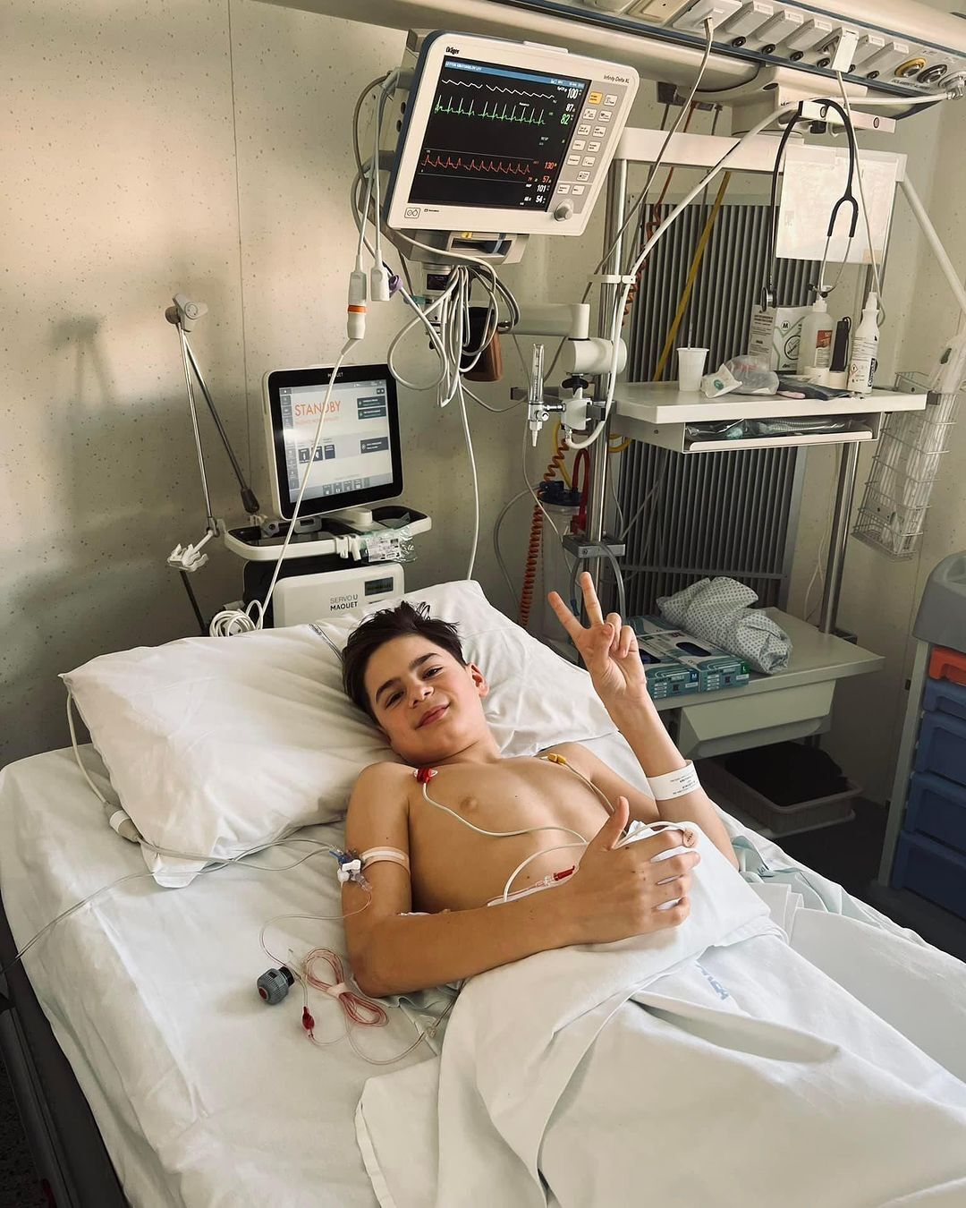 Лев Крутоголов в больнице после автомобильной аварии