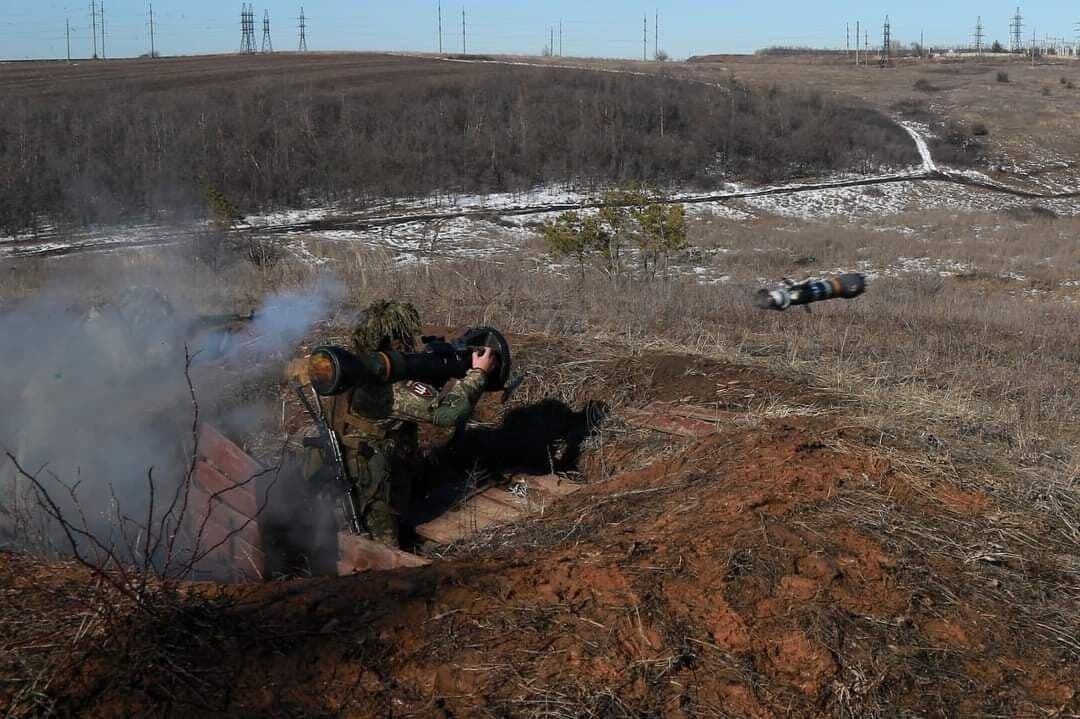 Ракета, випущена з NLAW.