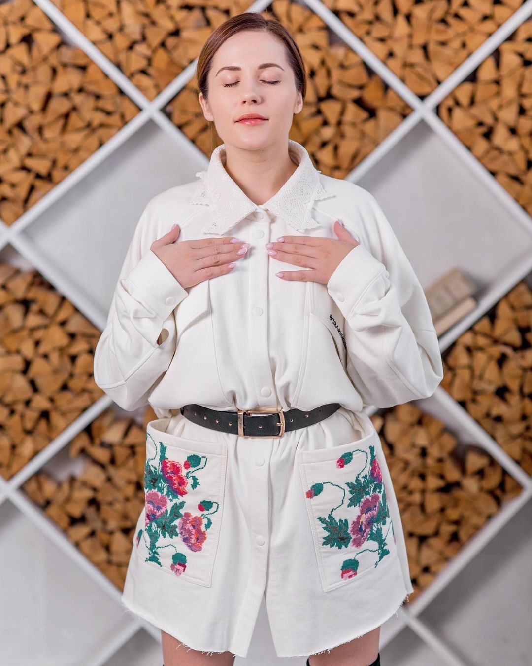 Наталия Денисенко в символическом платье