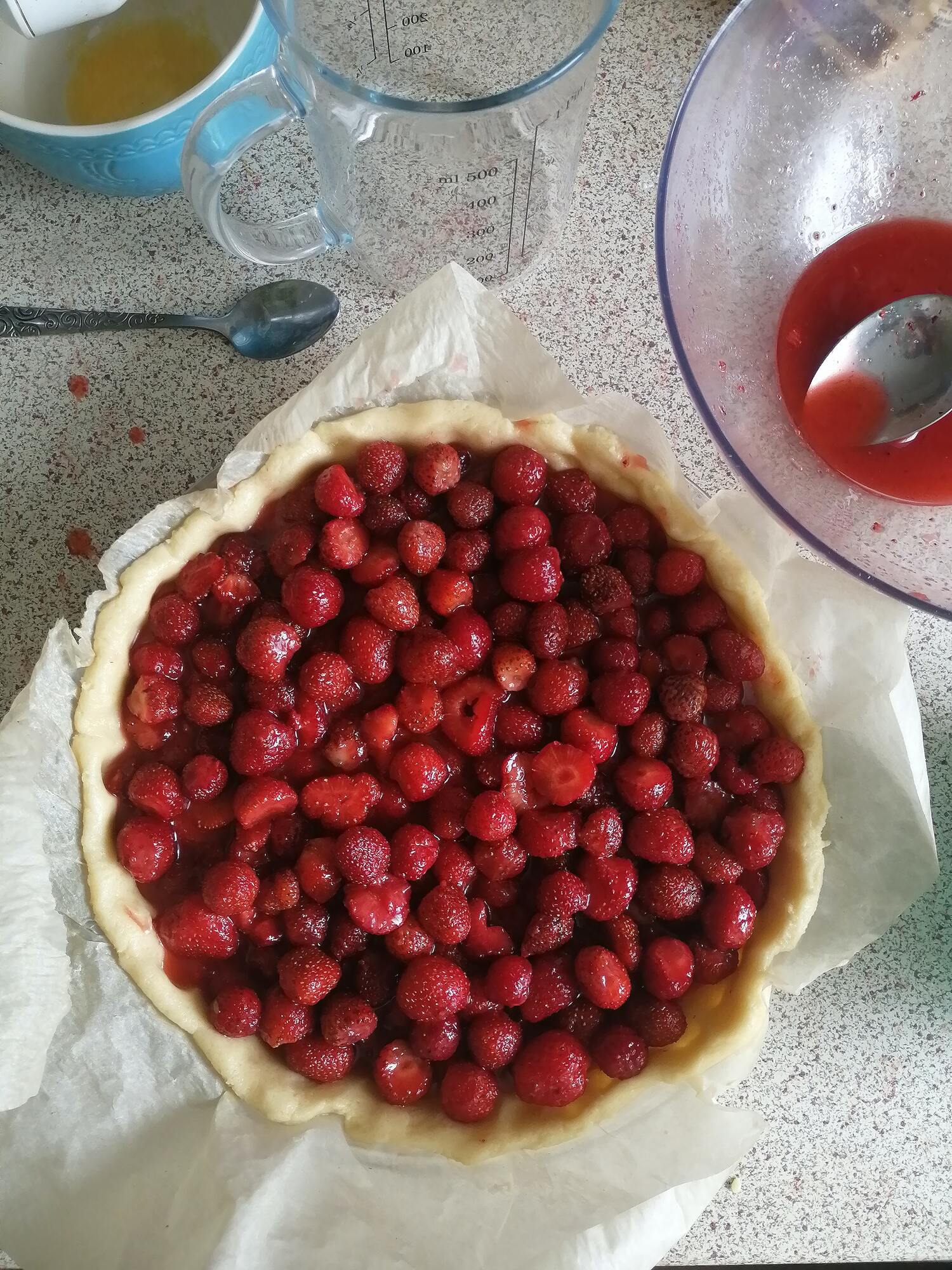 Приготовление пирог с ягодами